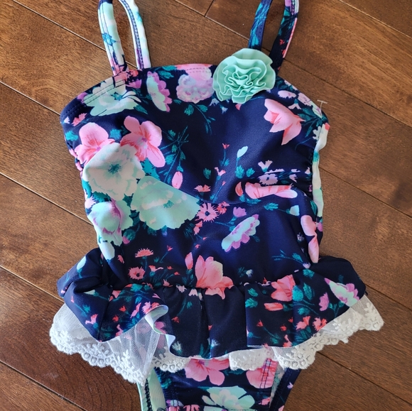 Swim suit - Picture 4 of 6